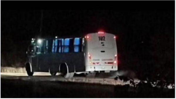 Encontraron autobús abandonado en carretera de SLP sin chofer y pasajeros: estas son las versiones de lo ocurrido